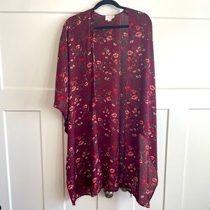 Maroon/red floral kimono size small from Everly